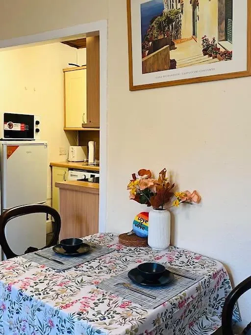 Cozy Apartment In Central Edinburgh